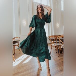 Ivy City Co. Green leopard print dress, size M